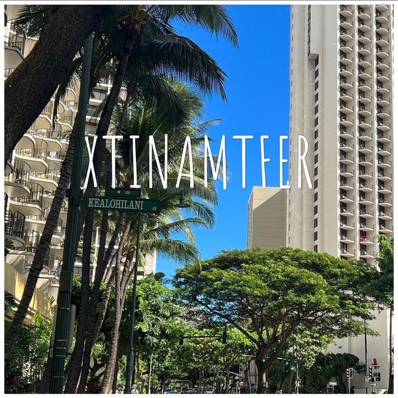 Meet your Posher, Christina - Picture 3 of 11